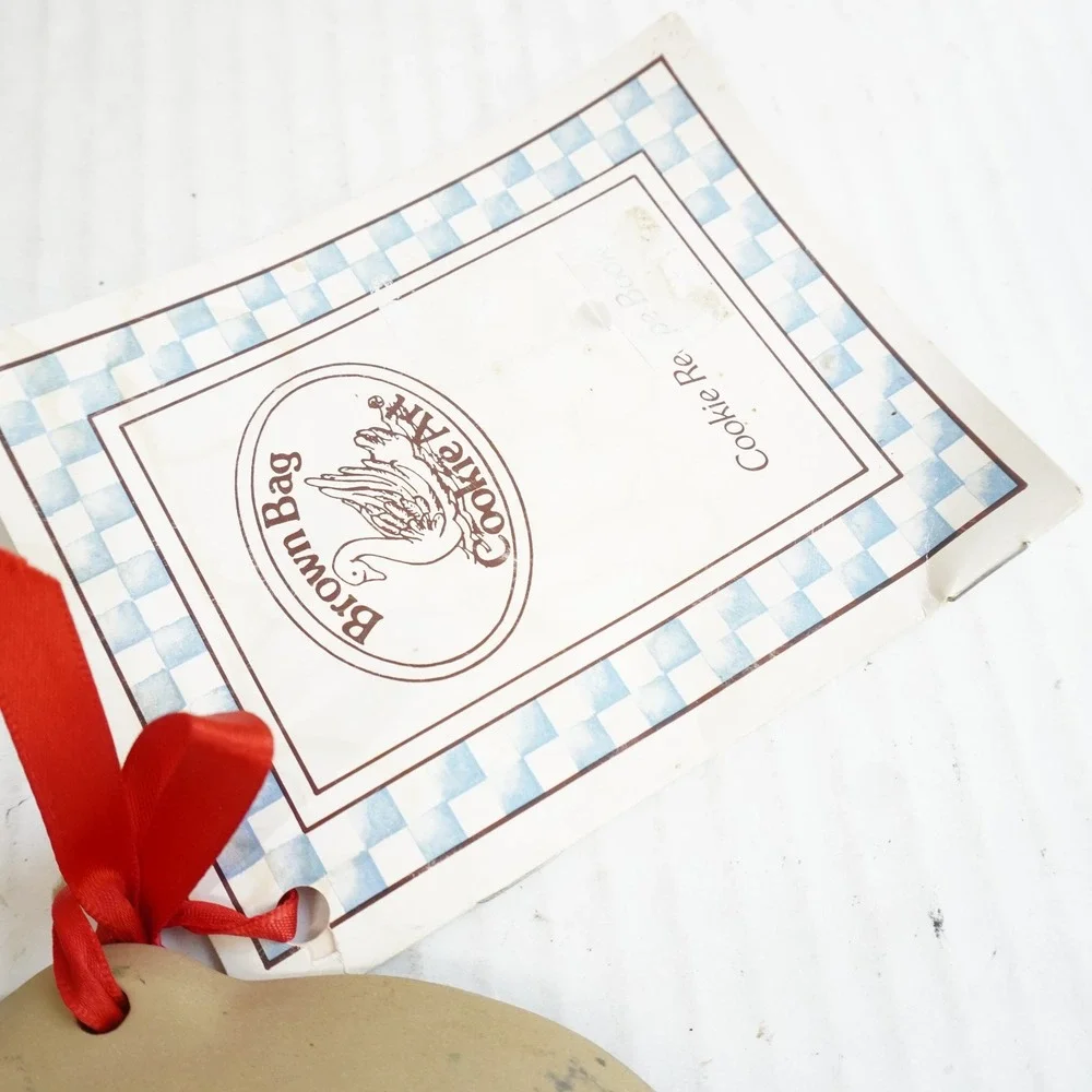 Vintage Brown Bag‎ Cookie Art Mold 1985 Heart Dove Recipe Card Kitchen Decor